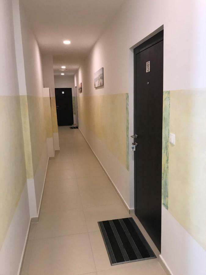 Helada Apartments Тиват Екстер'єр фото